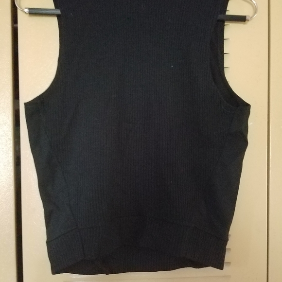 Vest - Picture 2 of 5